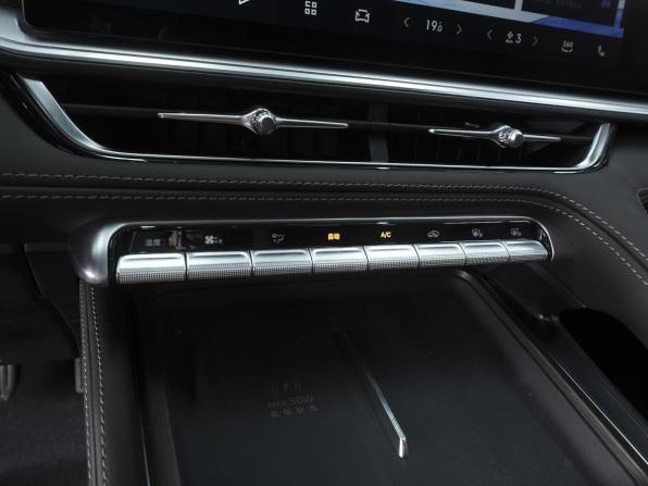 Geely Monjaro I Рестайлинг 2 с пробегом 2026 года, цена 4 570 000 рублей, 34 км, внедорожник, Автокод Объявления