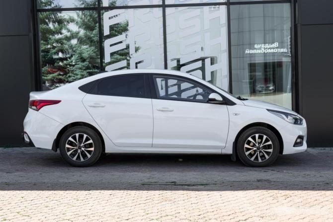 Hyundai Solaris II с пробегом 2017 года, цена 1 359 000 рублей, 120026 км, седан, Автокод Объявления