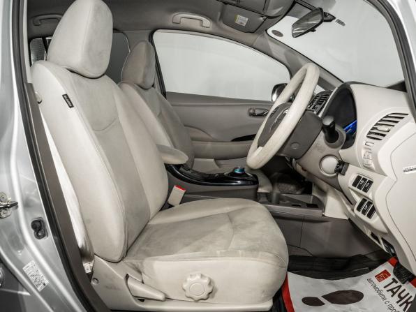 Nissan Leaf I (ZE0/AZE0) с пробегом 2011 года, цена 592 000 рублей, 121954 км, хэтчбек, Автокод Объявления