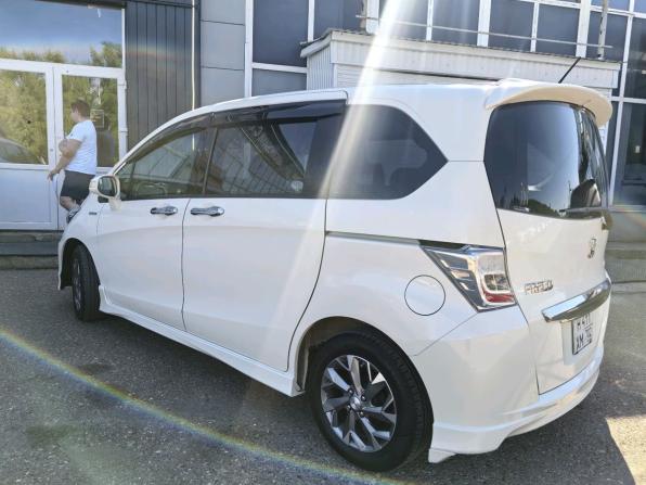 Honda Freed I Рестайлинг с пробегом 2011 года, цена 1 170 000 рублей, 117355 км, компактвэн, Автокод Объявления