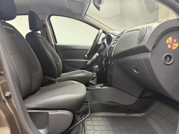 Renault Logan II Рестайлинг с пробегом 2021 года, цена 1 350 000 рублей, 47500 км, седан, Автокод Объявления