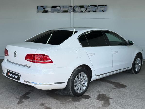 Volkswagen Passat B7 с пробегом 2013 года, цена 1 199 000 рублей, 176800 км, седан, Автокод Объявления