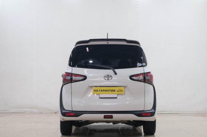 Toyota Sienta II Рестайлинг с пробегом 2020 года, цена 1 799 000 рублей, 60000 км, компактвэн, Автокод Объявления