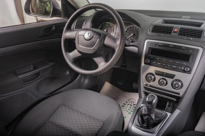 Skoda Octavia II (A5) Рестайлинг с пробегом 2011 года, цена 999 000 рублей, 134000 км, лифтбек, Автокод Объявления