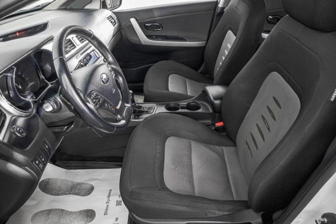 Kia Ceed II с пробегом 2015 года, цена 949 000 рублей, 214000 км, хэтчбек, Автокод Объявления