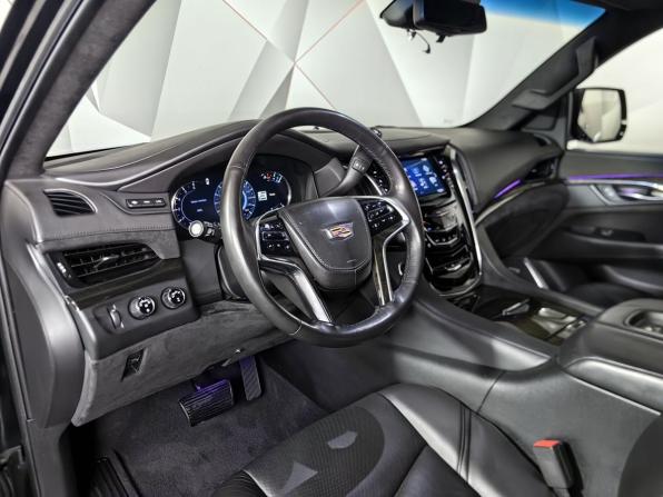 Cadillac Escalade IV с пробегом 2017 года, цена 4 760 000 рублей, 124107 км, внедорожник, Автокод Объявления