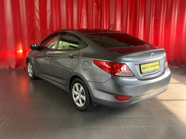 Hyundai Solaris I с пробегом 2013 года, цена 735 000 рублей, 120000 км, седан, Автокод Объявления