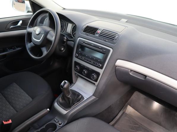 Skoda Octavia II (A5) Рестайлинг с пробегом 2012 года, цена 849 000 рублей, 132608 км, лифтбек, Автокод Объявления