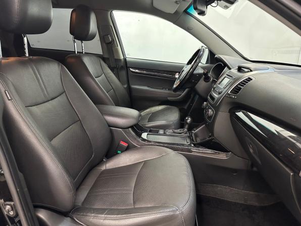 Kia Sorento II Рестайлинг с пробегом 2018 года, цена 2 290 000 рублей, 180249 км, внедорожник, Автокод Объявления