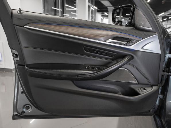 BMW 5 серии VII (G30/G31/G38) с пробегом 2017 года, цена 3 710 000 рублей, 130250 км, седан, Автокод Объявления