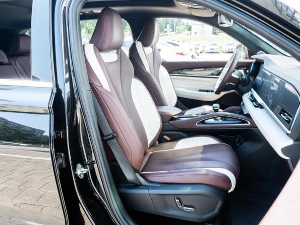 Geely Monjaro I с пробегом 2023 года, цена 3 166 800 рублей, 28558 км, внедорожник, Автокод Объявления