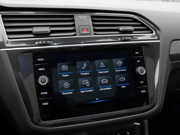Volkswagen Tiguan II Рестайлинг с пробегом 2022 года, цена 3 050 000 рублей, 133345 км, внедорожник, Автокод Объявления