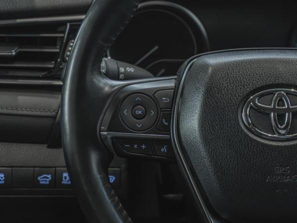Toyota Camry VIII (XV70) Рестайлинг с пробегом 2021 года, цена 2 430 000 рублей, 114279 км, седан, Автокод Объявления