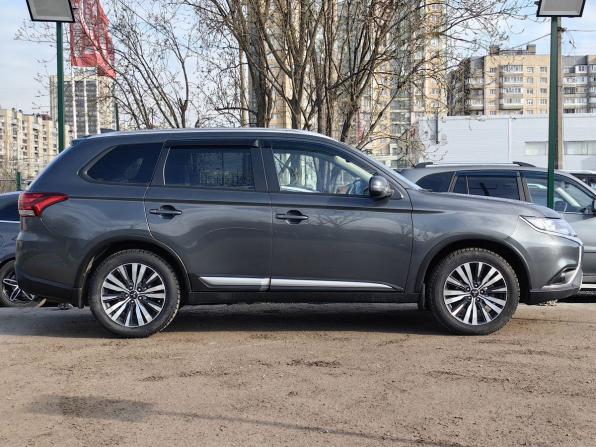 Mitsubishi Outlander III Рестайлинг 3 с пробегом 2021 года, цена 2 199 000 рублей, 110143 км, внедорожник, Автокод Объявления