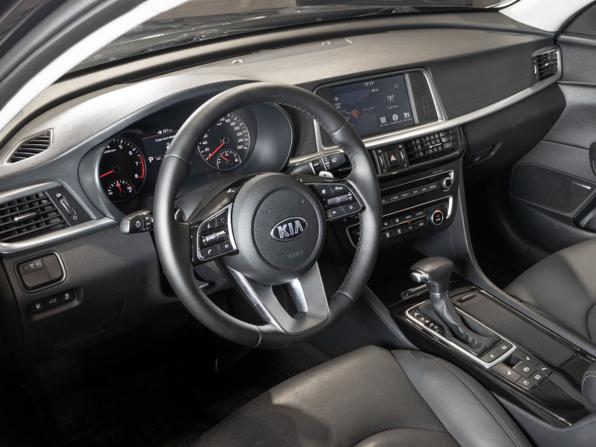 Kia Optima IV Рестайлинг с пробегом 2018 года, цена 1 959 900 рублей, 143506 км, седан, Автокод Объявления