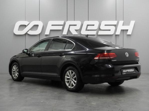 Volkswagen Passat B8 с пробегом 2017 года, цена 1 598 000 рублей, 140493 км, седан, Автокод Объявления