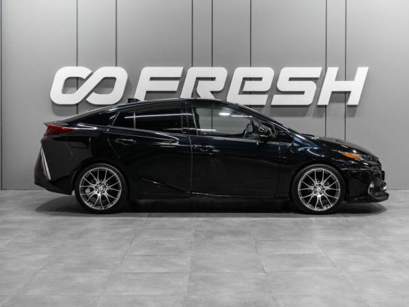 Toyota Prius IV (XW50) с пробегом 2017 года, цена 1 800 000 рублей, 311272 км, лифтбек, Автокод Объявления