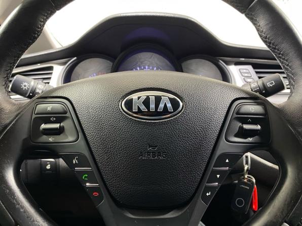 Kia Ceed II Рестайлинг с пробегом 2015 года, цена 1 029 900 рублей, 210150 км, хэтчбек, Автокод Объявления