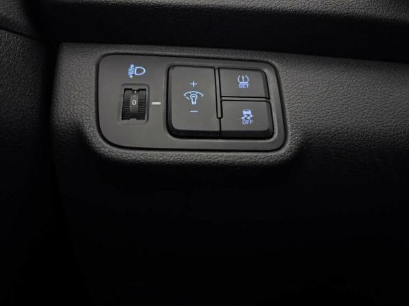 Hyundai Solaris II Рестайлинг с пробегом 2022 года, цена 1 369 000 рублей, 128093 км, седан, Автокод Объявления