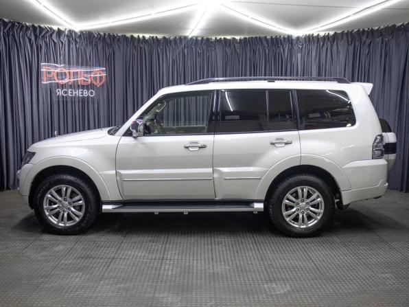 Mitsubishi Pajero IV Рестайлинг 2 с пробегом 2019 года, цена 3 798 000 рублей, 42300 км, внедорожник, Автокод Объявления