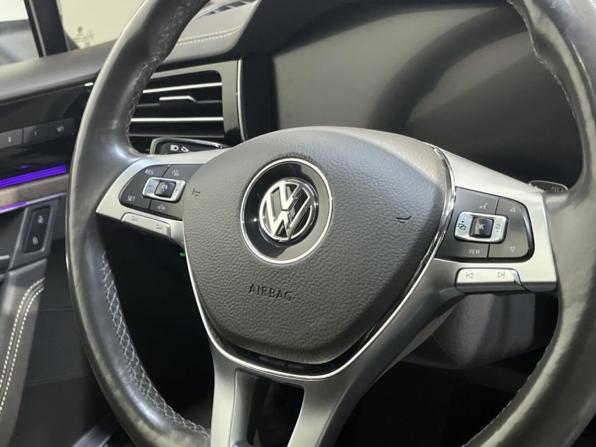 Volkswagen Touareg III с пробегом 2018 года, цена 3 655 000 рублей, 389636 км, внедорожник, Автокод Объявления