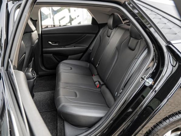 Hyundai Elantra VII (CN7) Рестайлинг с пробегом 2024 года, цена 2 190 000 рублей, 29038 км, седан, Автокод Объявления