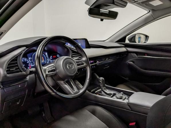 Mazda 3 III (BM) Рестайлинг с пробегом 2019 года, цена 1 800 000 рублей, 67444 км, седан, Автокод Объявления