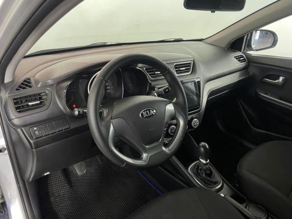 Kia Rio III Рестайлинг с пробегом 2016 года, цена 950 000 рублей, 137479 км, седан, Автокод Объявления