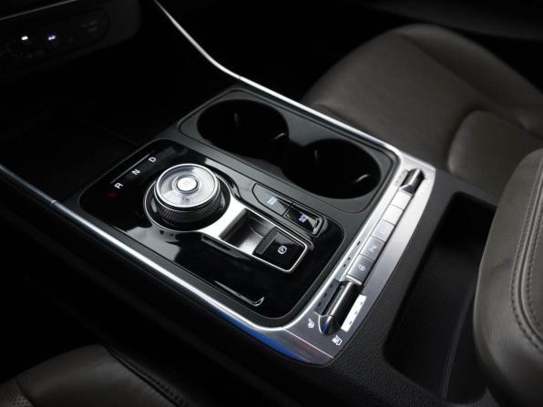 Kia Carnival IV Рестайлинг с пробегом 2024 года, цена 5 124 444 рубля, 59420 км, минивэн, Автокод Объявления