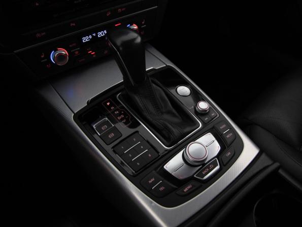 Audi A6 allroad III (C7) Рестайлинг с пробегом 2018 года, цена 2 399 000 рублей, 260510 км, универсал, Автокод Объявления
