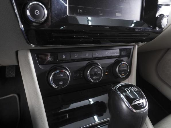 Skoda Superb III с пробегом 2015 года, цена 1 730 000 рублей, 260452 км, лифтбек, Автокод Объявления