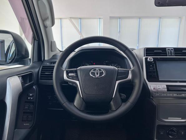 Toyota Land Cruiser Prado 150 Series Рестайлинг 2 с пробегом 2019 года, цена 4 950 000 рублей, 104000 км, внедорожник, Автокод Объявления