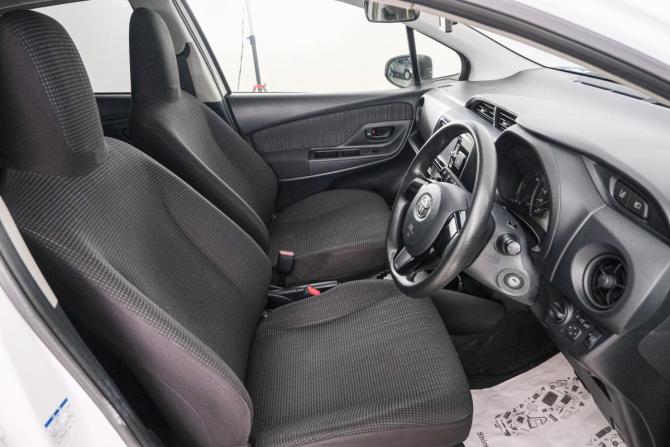 Toyota Vitz III (XP130) Рестайлинг 2 с пробегом 2017 года, цена 899 000 рублей, 199923 км, хэтчбек, Автокод Объявления