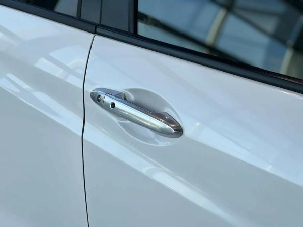 Honda Vezel I с пробегом 2016 года, цена 1 695 000 рублей, 96045 км, внедорожник, Автокод Объявления