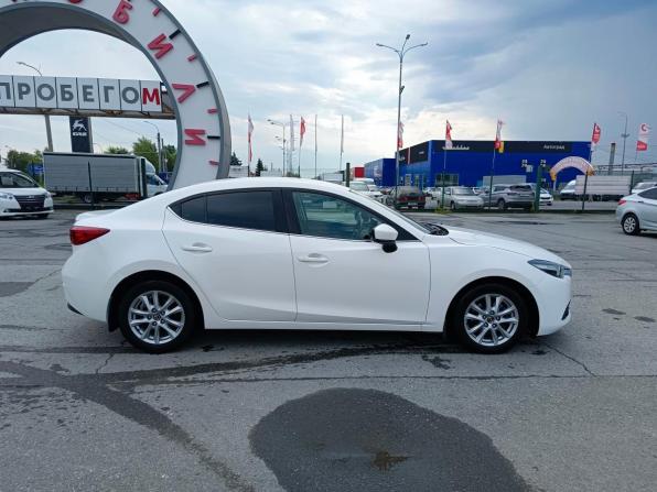 Mazda 3 III (BM) Рестайлинг с пробегом 2018 года, цена 1 329 995 рублей, 217002 км, седан, Автокод Объявления