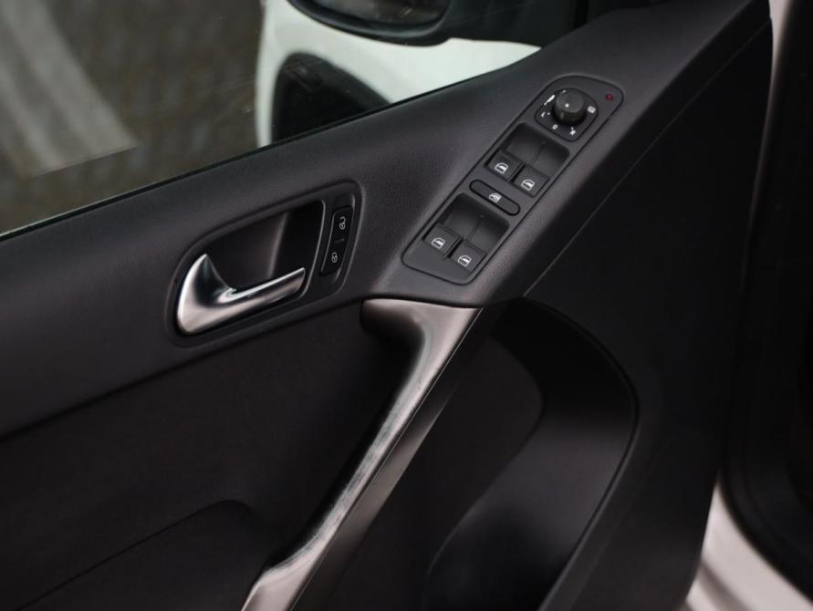 Volkswagen Tiguan I Санкт-Петербург  - изображение 19