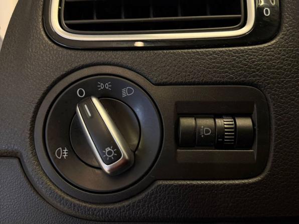 Volkswagen Polo V Рестайлинг с пробегом 2019 года, цена 1 100 000 рублей, 107273 км, седан, Автокод Объявления