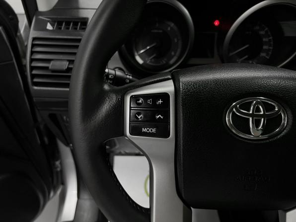 Toyota Land Cruiser Prado 150 Series Рестайлинг 1 с пробегом 2016 года, цена 3 645 000 рублей, 196164 км, внедорожник, Автокод Объявления