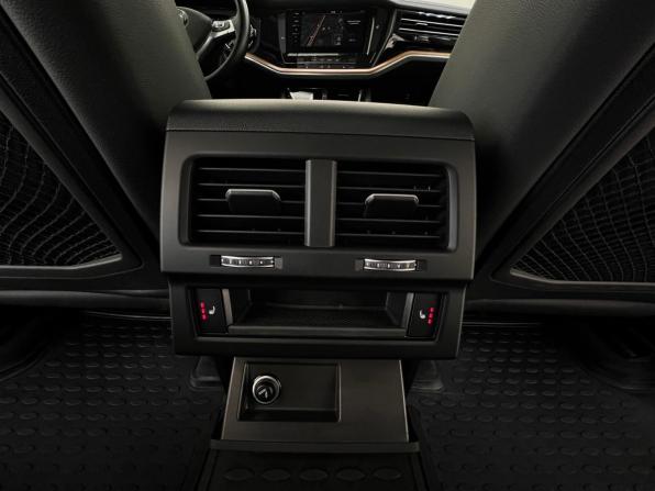 Volkswagen Touareg III с пробегом 2018 года, цена 3 565 000 рублей, 216880 км, внедорожник, Автокод Объявления