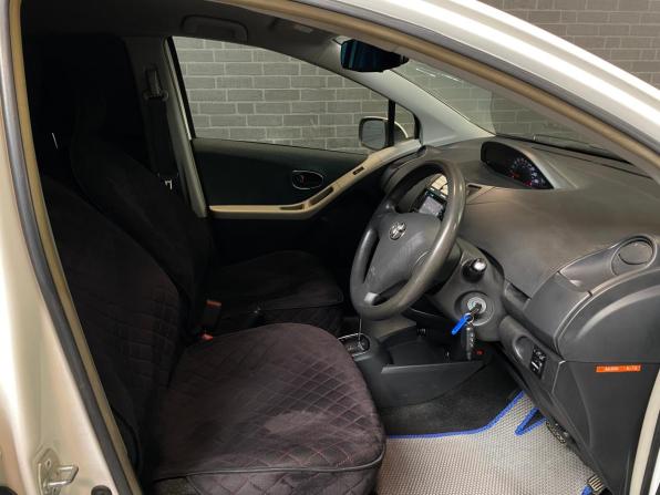 Toyota Vitz II (XP90) с пробегом 2005 года, цена 430 000 рублей, 199802 км, хэтчбек, Автокод Объявления