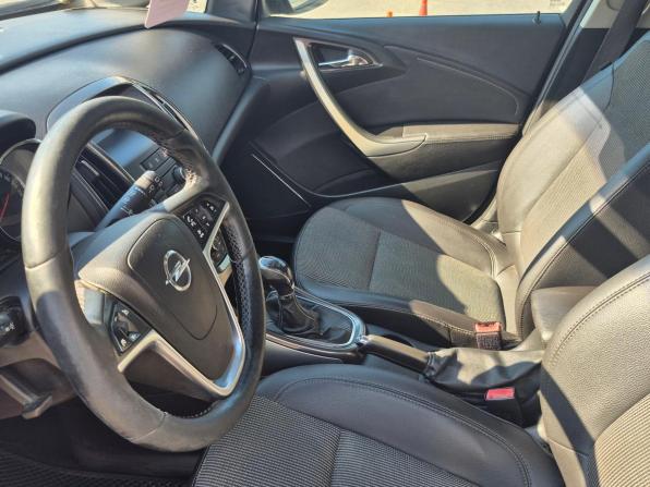 Opel Astra J Рестайлинг с пробегом 2012 года, цена 765 000 рублей, 172000 км, универсал, Автокод Объявления