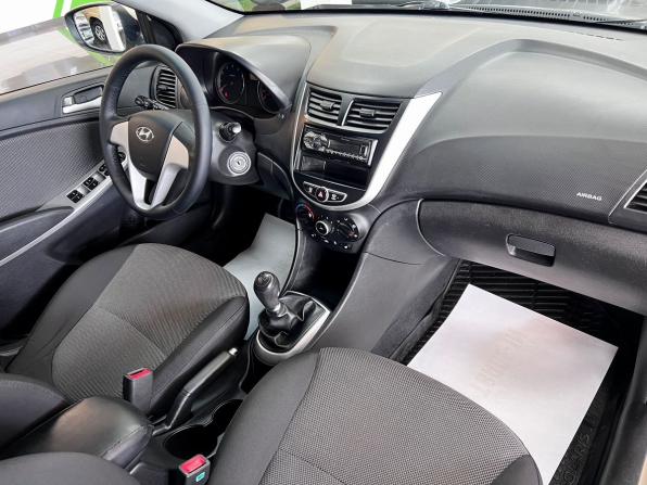 Hyundai Solaris I с пробегом 2013 года, цена 745 000 рублей, 197119 км, седан, Автокод Объявления