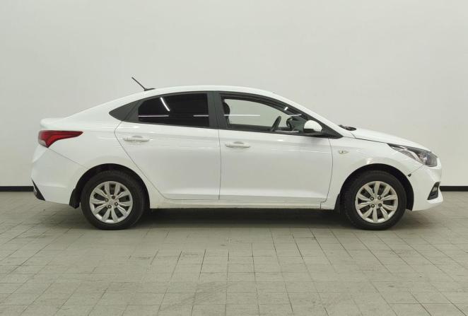 Hyundai Solaris II с пробегом 2018 года, цена 779 000 рублей, 223710 км, седан, Автокод Объявления