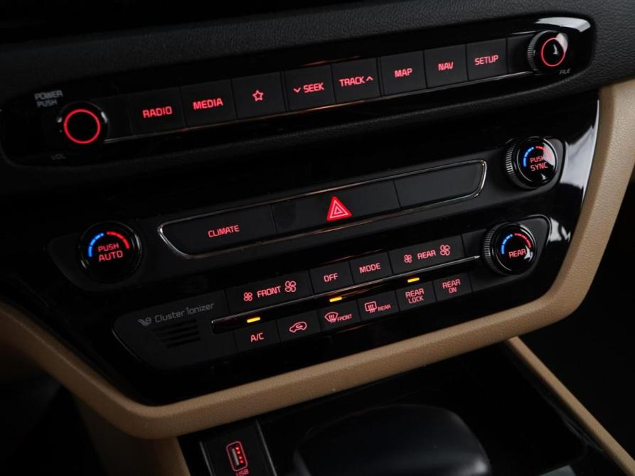 Kia Carnival III Москва  - изображение 17