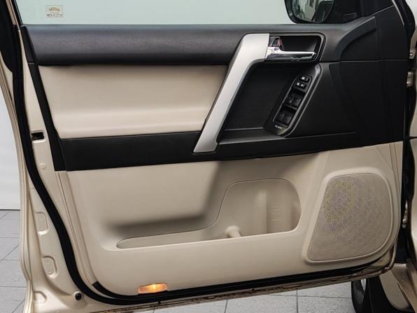 Toyota Land Cruiser Prado 150 Series с пробегом 2010 года, цена 2 600 000 рублей, 183635 км, внедорожник, Автокод Объявления