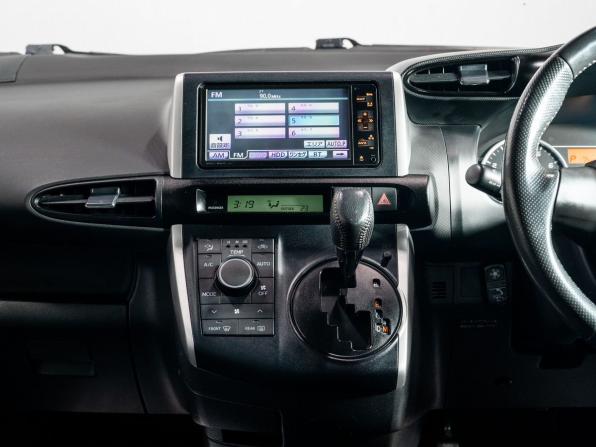 Toyota Wish II с пробегом 2010 года, цена 1 350 000 рублей, 174410 км, минивэн, Автокод Объявления