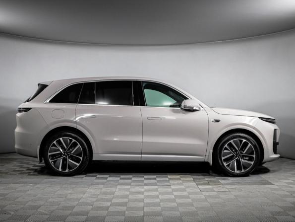 Li Auto (Lixiang) L6 с пробегом 2024 года, цена 5 380 000 рублей, 34000 км, внедорожник, Автокод Объявления