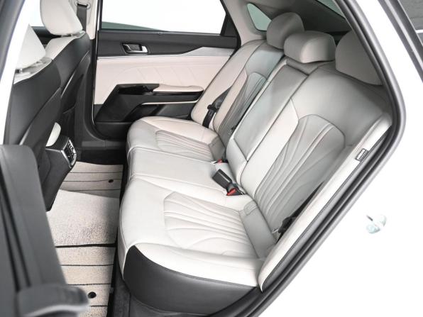 Kia K5 III Рестайлинг с пробегом 2025 года, цена 4 539 000 рублей, 9044 км, седан, Автокод Объявления