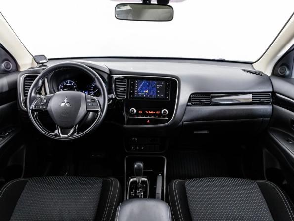 Mitsubishi Outlander III Рестайлинг 3 с пробегом 2021 года, цена 2 649 000 рублей, 35543 км, внедорожник, Автокод Объявления