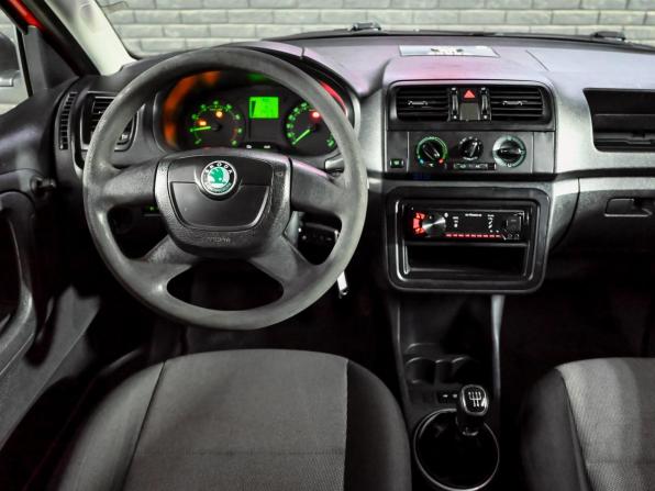 Skoda Fabia II с пробегом 2010 года, цена 350 000 рублей, 200228 км, хэтчбек, Автокод Объявления